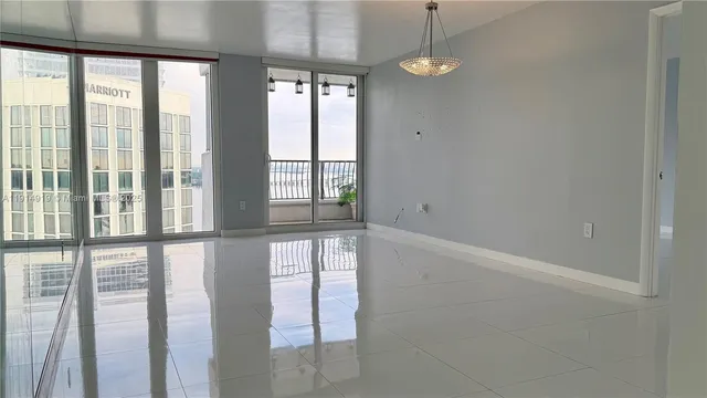 $2,650 | 555 Northeast 15th Street, Unit 31D, Miami, FL 33132