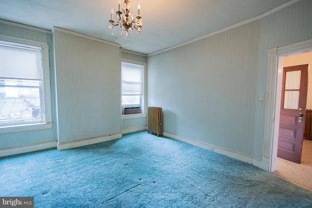 a view of a pathway of a house