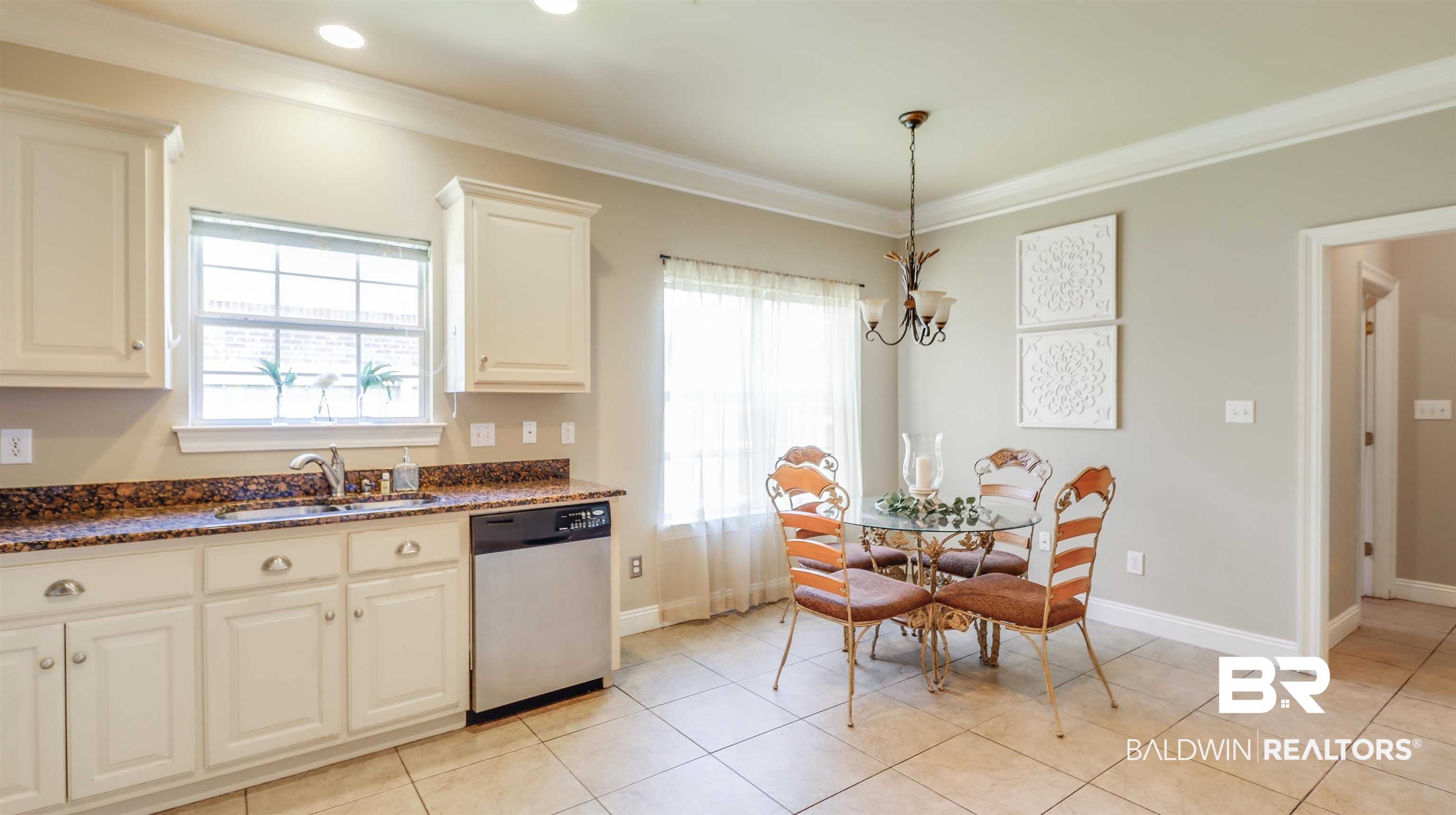 5552 Fairfield Place Mobile, AL 36609 - Photo 5 of 28
