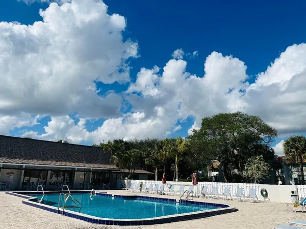 $2,000 | 2885 Southwest 22nd Avenue, Unit 106, Delray Beach, FL 33445