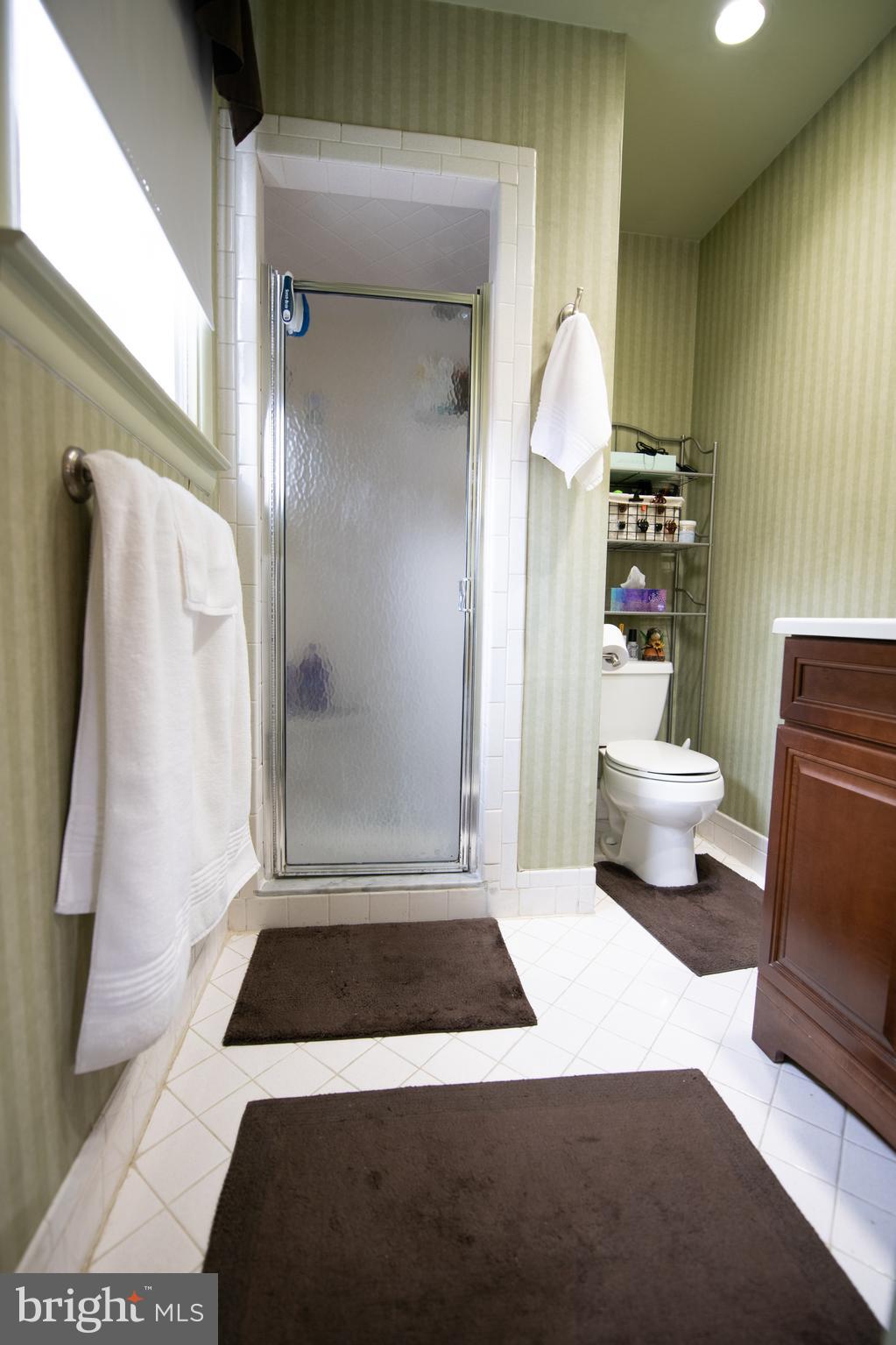 1031 Hoven Road Philadelphia, PA 19115 - Photo 21 of 31 Master Bath
