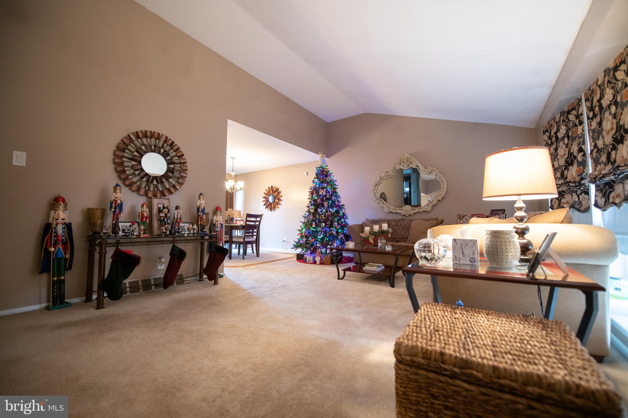 1031 Hoven Road Philadelphia, PA 19115 - Photo 7 of 31 Gallery Image 7