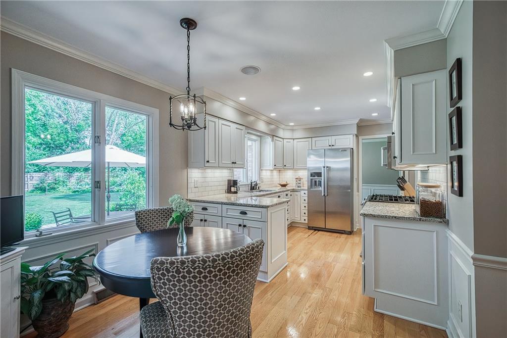 5357 Roxbury Road Indianapolis, IN 46226 - Photo 4 of 31 Gallery Image 4