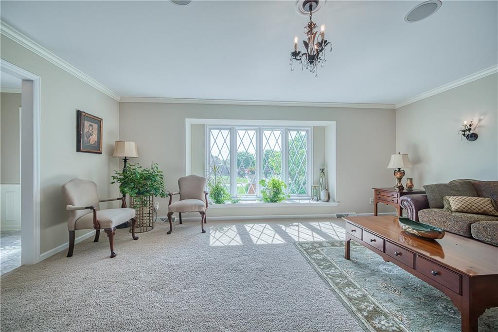 5357 Roxbury Road Indianapolis, IN 46226 - Photo 8 of 31 Gallery Image 8