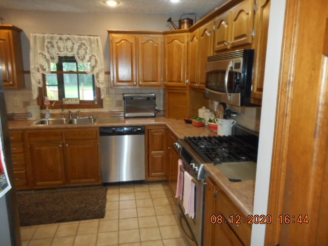 1509 North Thorn Tree Road Muncie, IN 47304 - Photo 3 of 36 Gallery Image 3