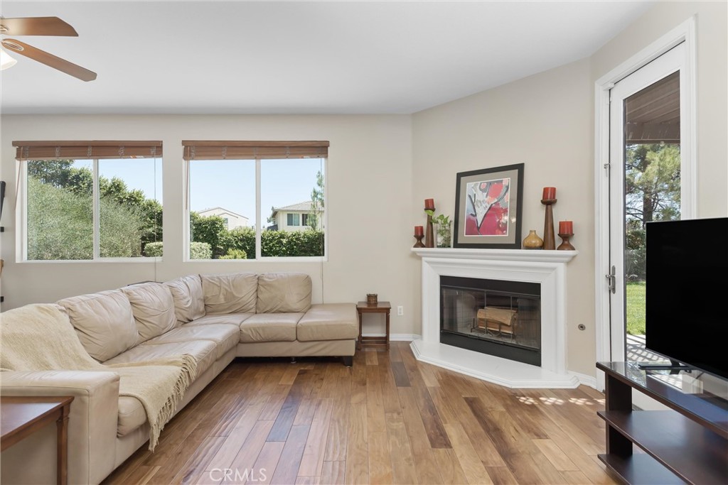 33369 Gold Mountain Road Yucaipa, CA 92399 - Photo 10 of 65 Family room