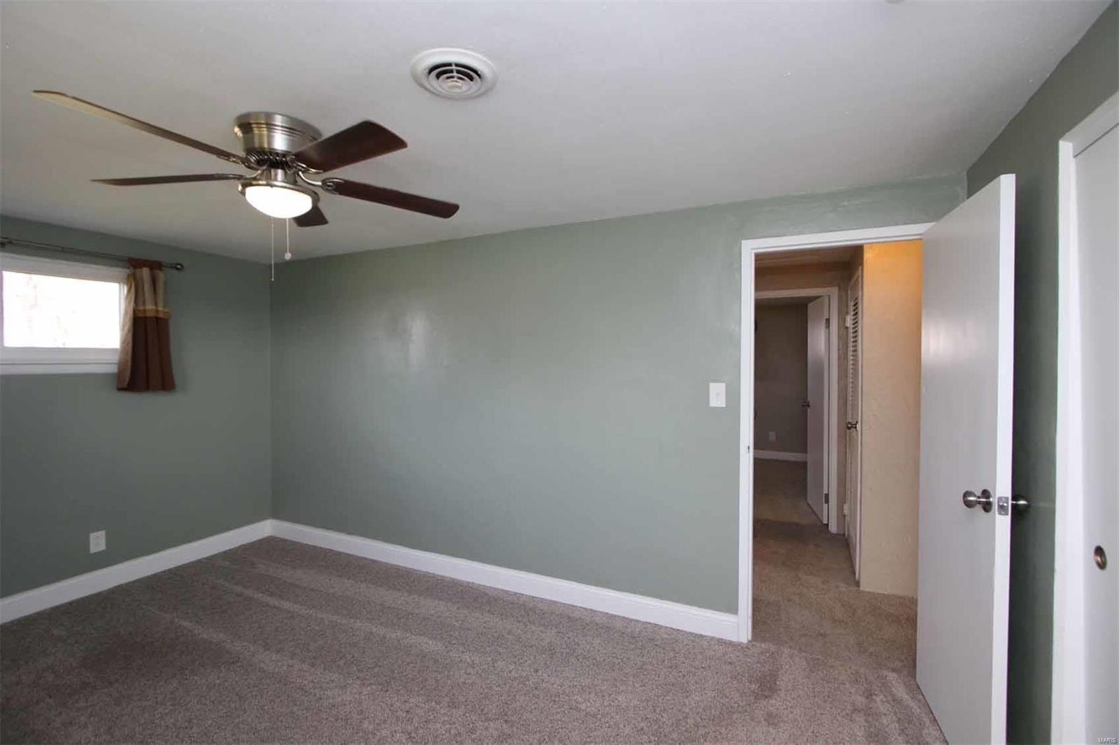 4004 Fosterburg Road Alton, IL 62002 - Photo 13 of 18