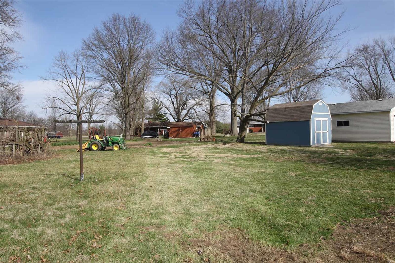 4004 Fosterburg Road Alton, IL 62002 - Photo 4 of 18
