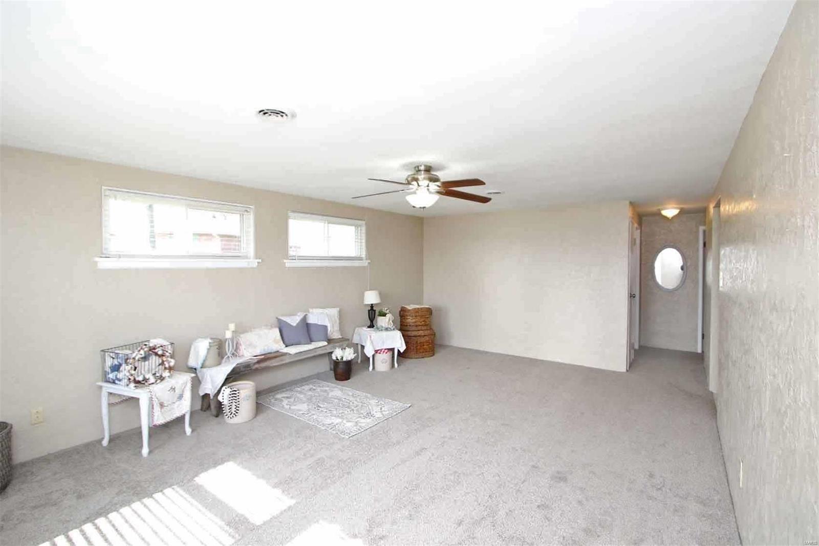 4004 Fosterburg Road Alton, IL 62002 - Photo 5 of 18