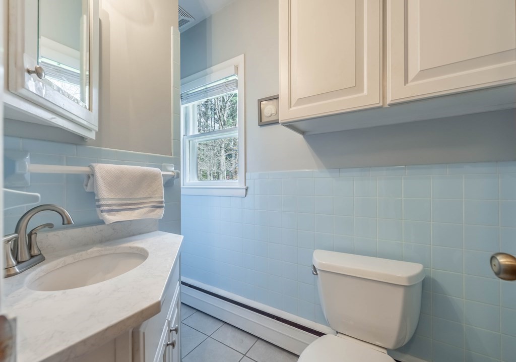 34 Lakeshore Road Boxford, MA 01921 - Photo 9 of 26