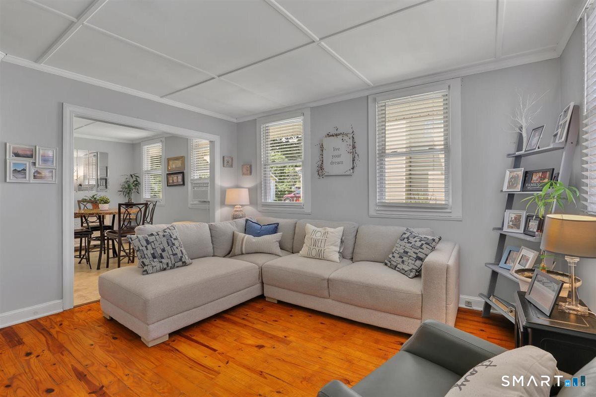 4 Crown Street Middletown, CT 06457 - Photo 4 of 29