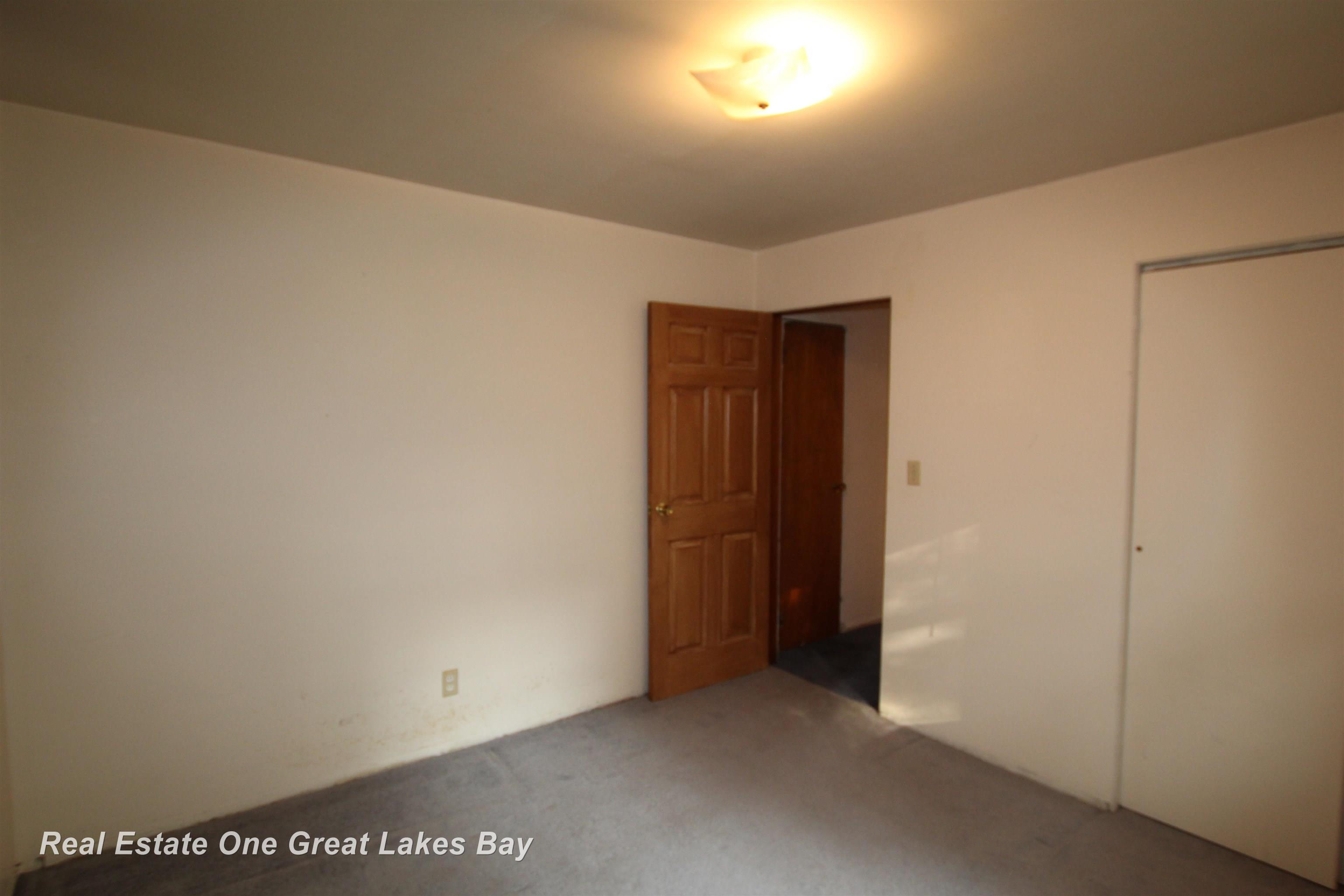 5170 North Shore Road Pinconning, MI 48650 - Photo 16 of 27