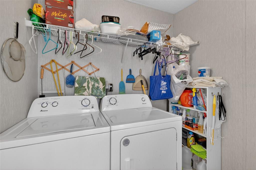 11523 Marvell Way Leesburg, FL 34788 - Photo 14 of 40 a utility room with dryer and washer