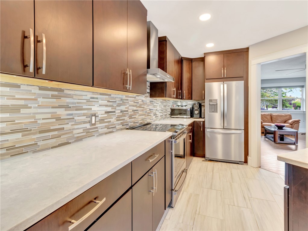 447 Stafford Road, Unit A1 Tiverton, RI 02878 - Photo 4 of 33