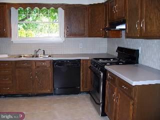 107 Newtown Road Warminster, PA 18974 - Photo 4 of 5 Gallery Image 4