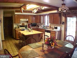 928 Kulp Road Pottstown, PA 19465 - Photo 2 of 6