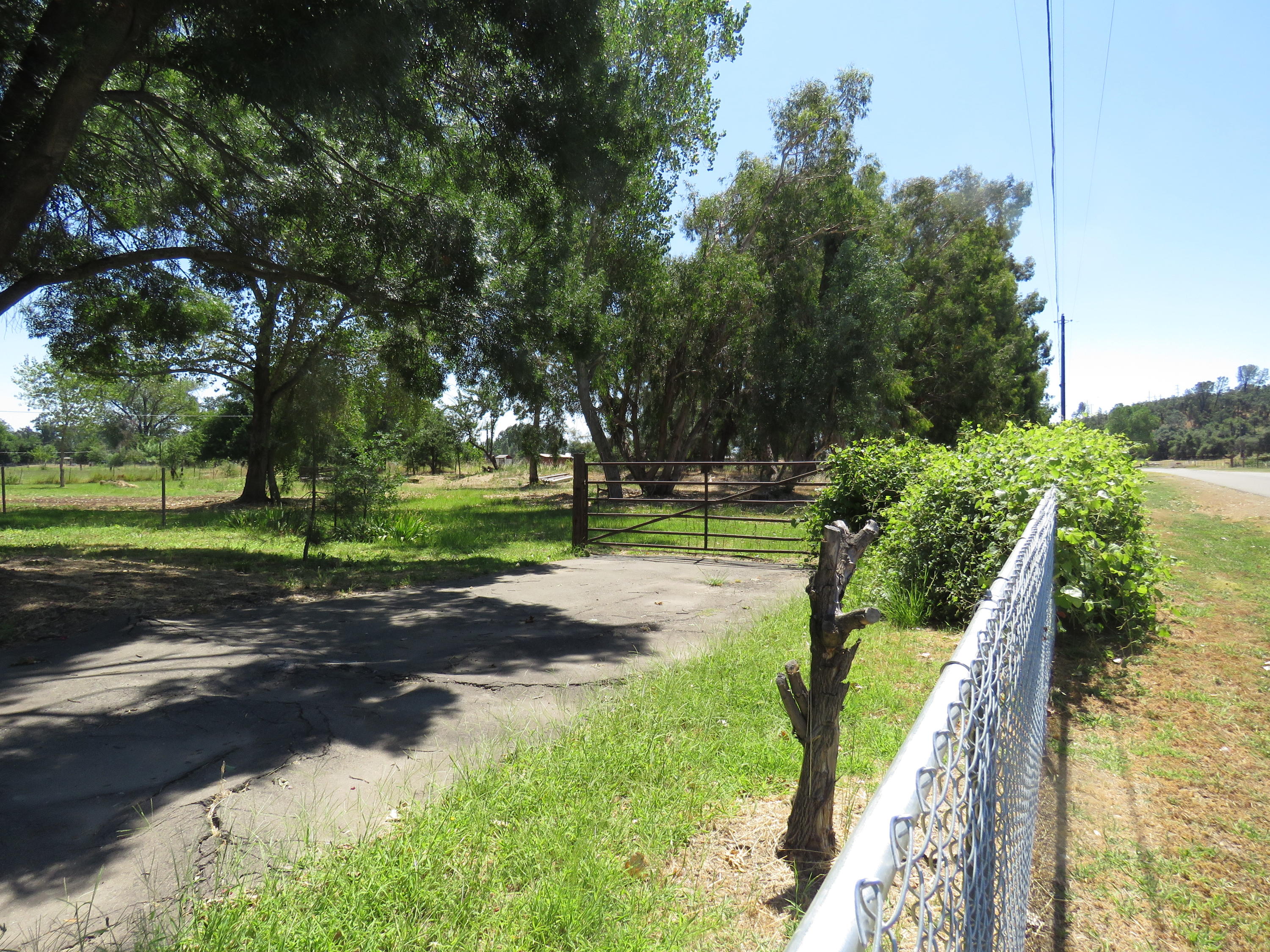 19375 Spring Gulch Road Anderson, CA 96007 - Photo 1 of 4 side