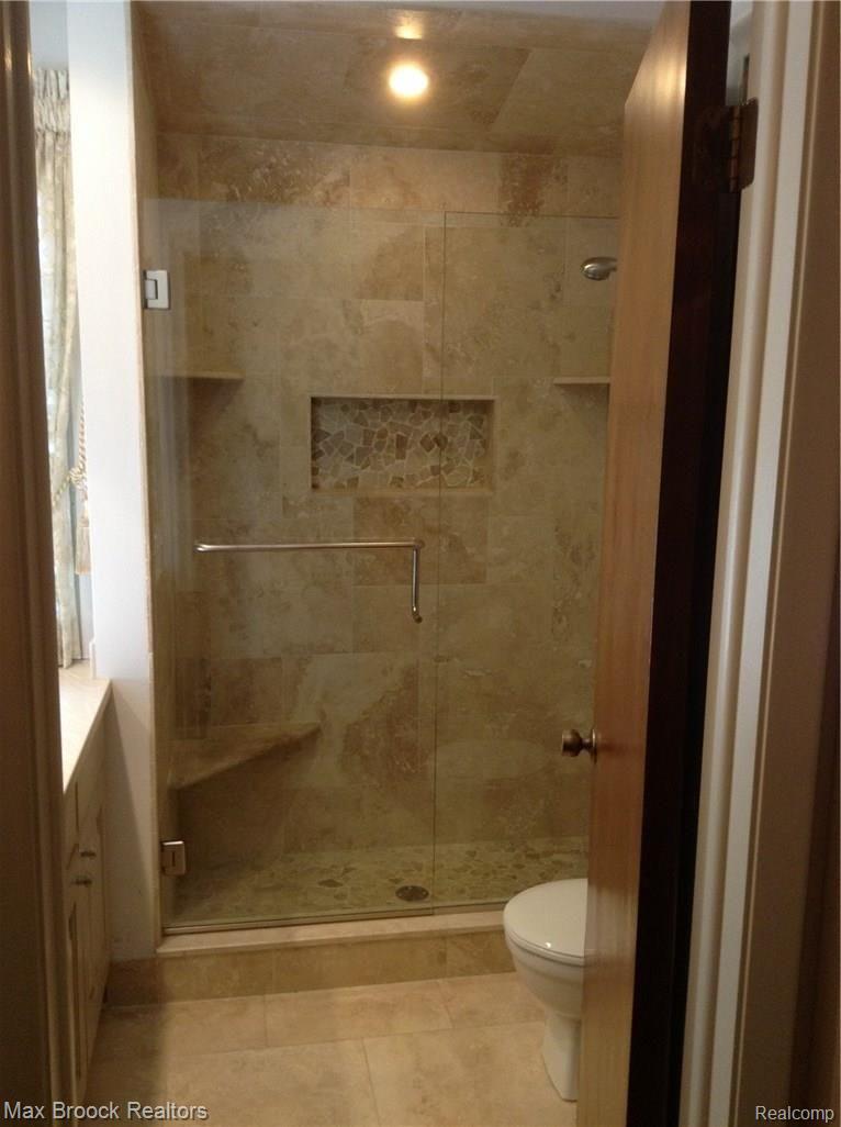 27330 Arborway Road, Unit 25 Southfield, MI 48033 - Photo 16 of 19 photo 4 (2).JPG