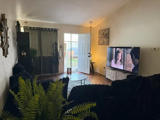 $450,000 | 1404 West Braker Lane, Austin, TX 78758