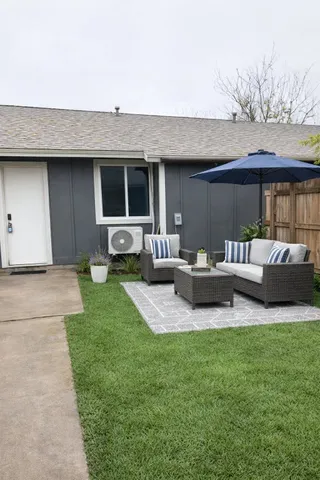 $450,000 | 1404 West Braker Lane, Austin, TX 78758