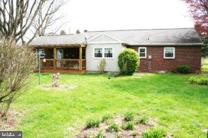 6 Limerock Road Lititz, PA 17543 - Photo 8 of 21