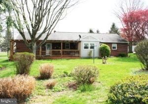 6 Limerock Road Lititz, PA 17543 - Photo 9 of 21