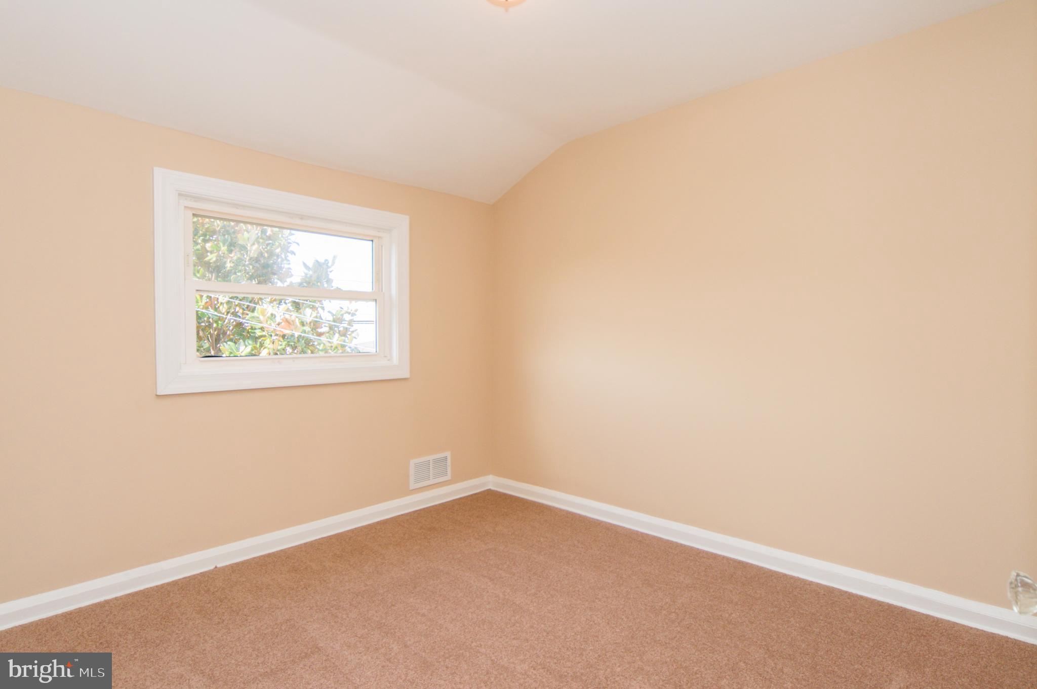 2709 Moorgate Road Baltimore, MD 21222 - Photo 12 of 22