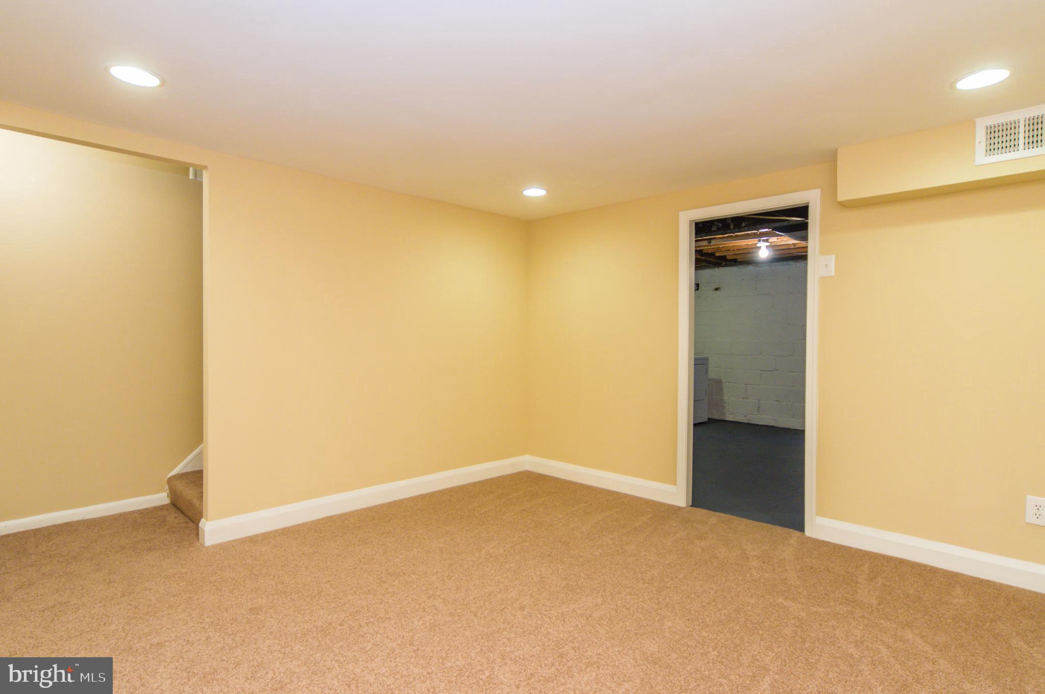 2709 Moorgate Road Baltimore, MD 21222 - Photo 14 of 22