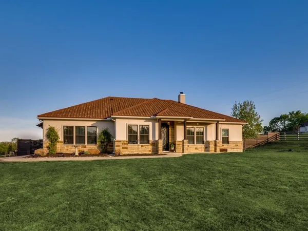 $985,000 | 3500 Pleasant Valley Road, Sachse, TX 75048