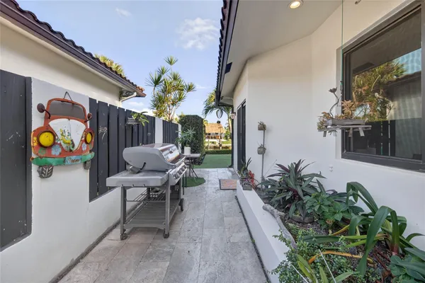 $2,950,000 | 4000 Northeast 23rd Avenue, Lighthouse Point, FL 33064