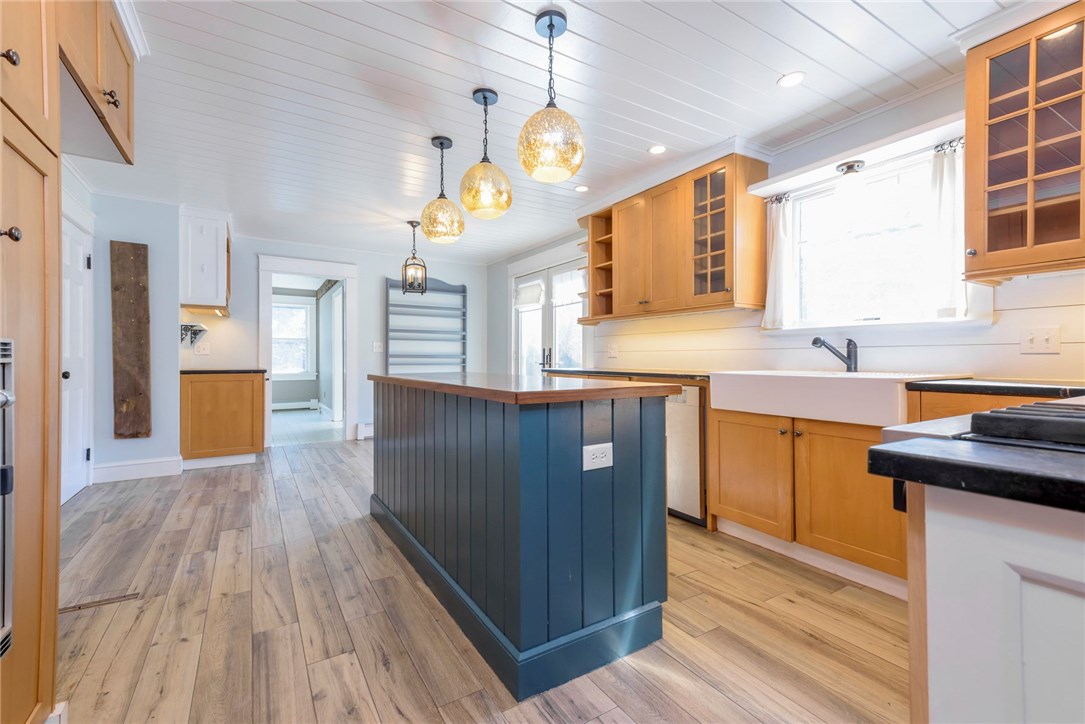701 East Shore Road Jamestown, RI 02835 - Photo 8 of 28