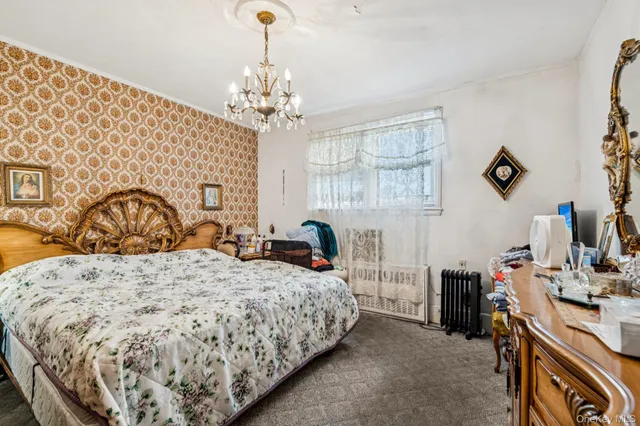 $599,999 | 189 Surrey Commons, Lynbrook, NY 11563