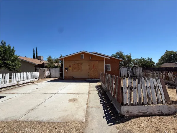 $269,000 | 711 South G Street, Madera, CA 93637