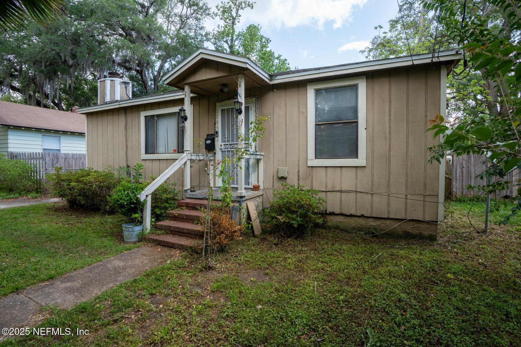 1045 CONGLETON FRONT HOUSE