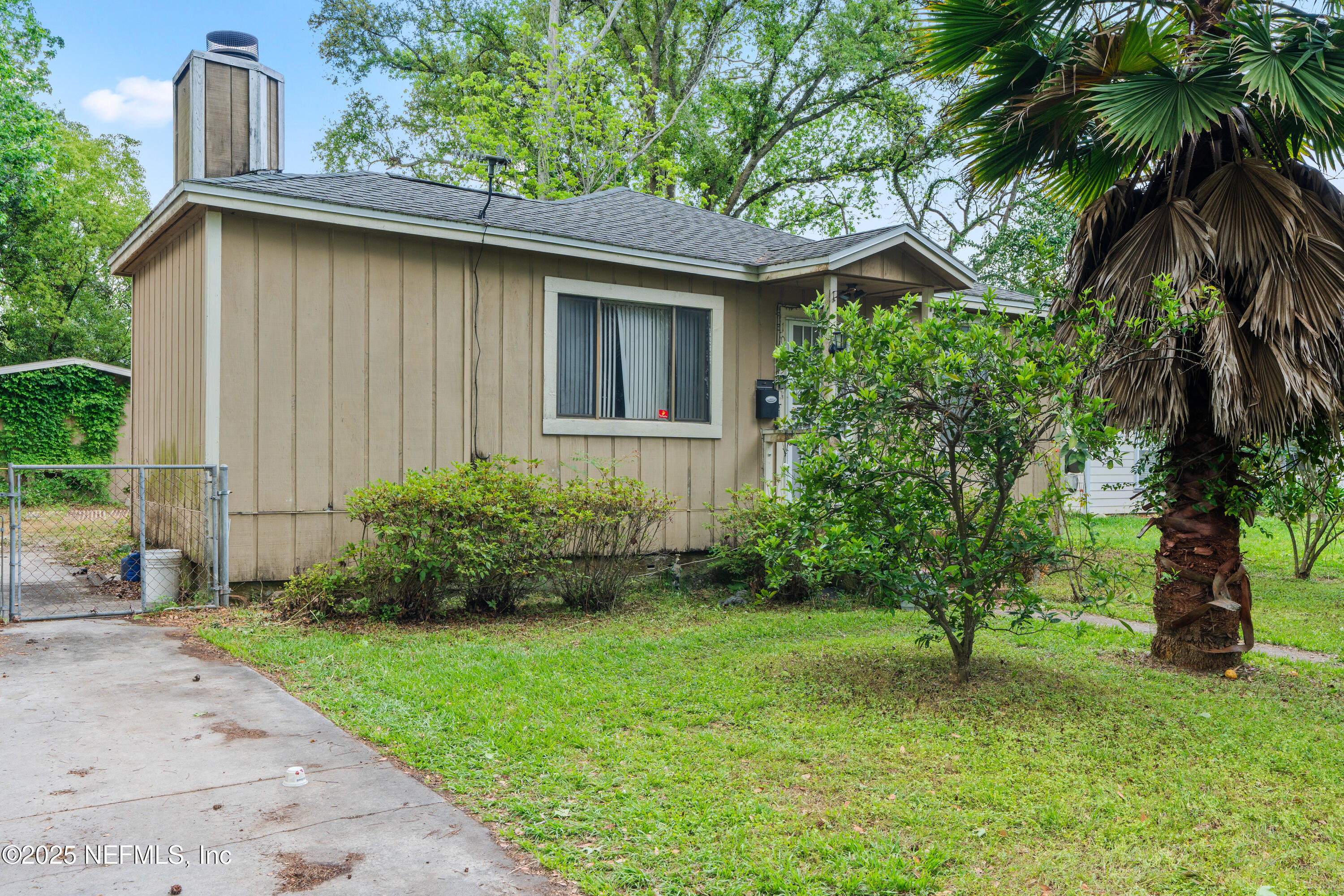 1045 Congleton Terrace Jacksonville, FL 32205 - Photo 21 of 21 CONGLETON FRONT SIDE