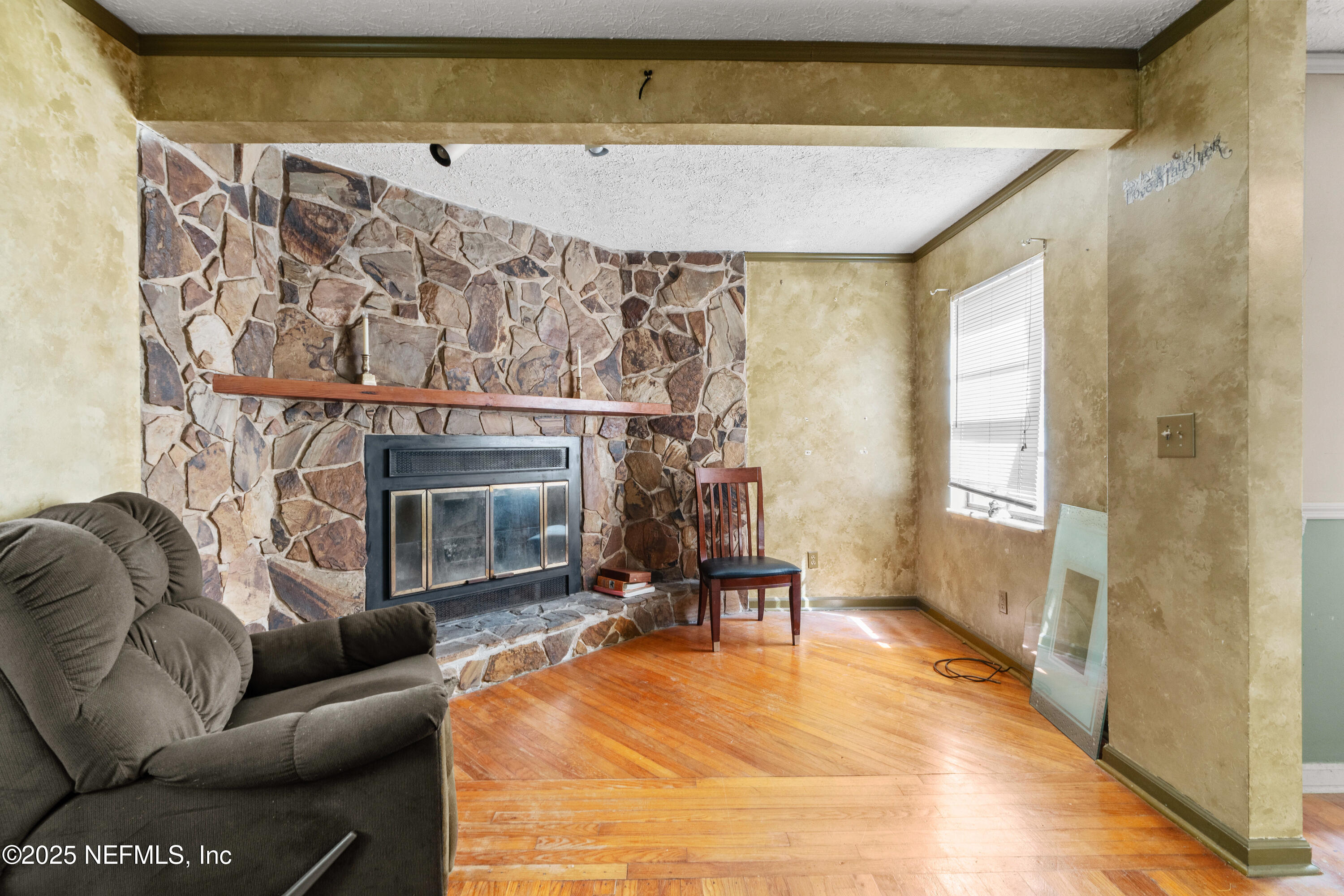 1045 Congleton Terrace Jacksonville, FL 32205 - Photo 5 of 21 LIVING ROOM 2