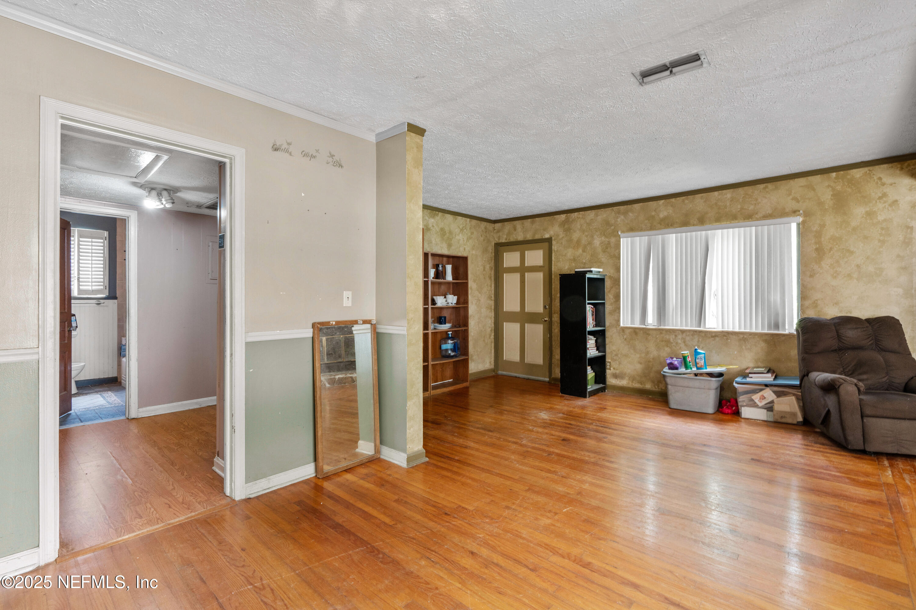 1045 Congleton Terrace Jacksonville, FL 32205 - Photo 6 of 21 LIVING ROOM 3
