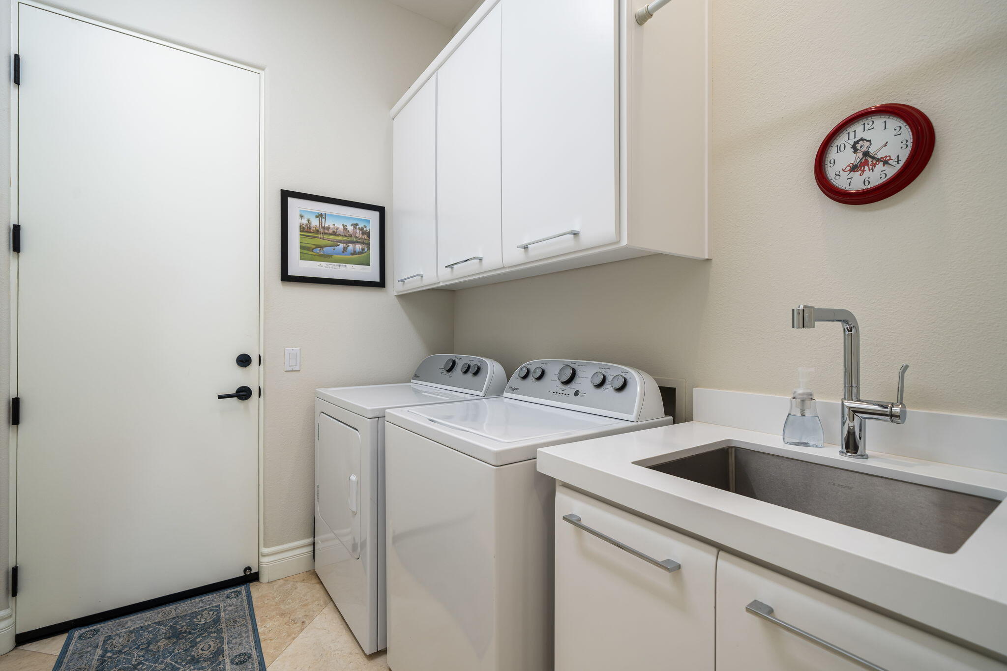 275 Loch Lomond Road Rancho Mirage, CA 92270 - Photo 19 of 29 a utility room with dryer and washer