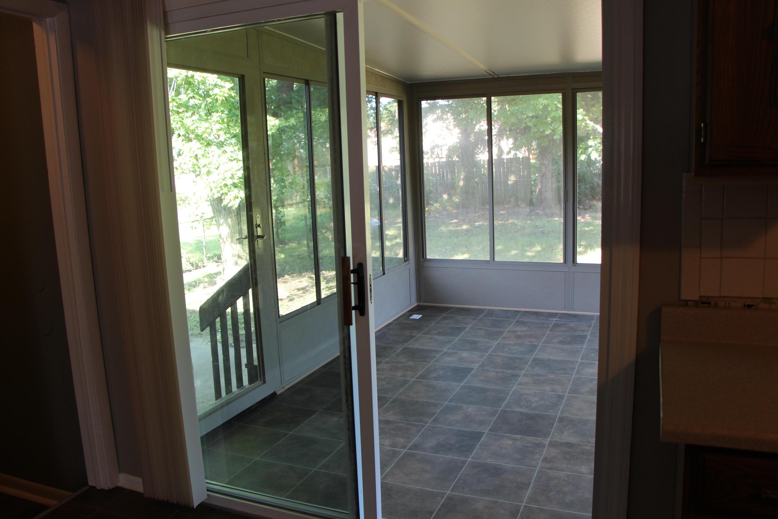 1823 Lonsdale Road Columbus, OH 43232 - Photo 8 of 35 Gallery Image 8