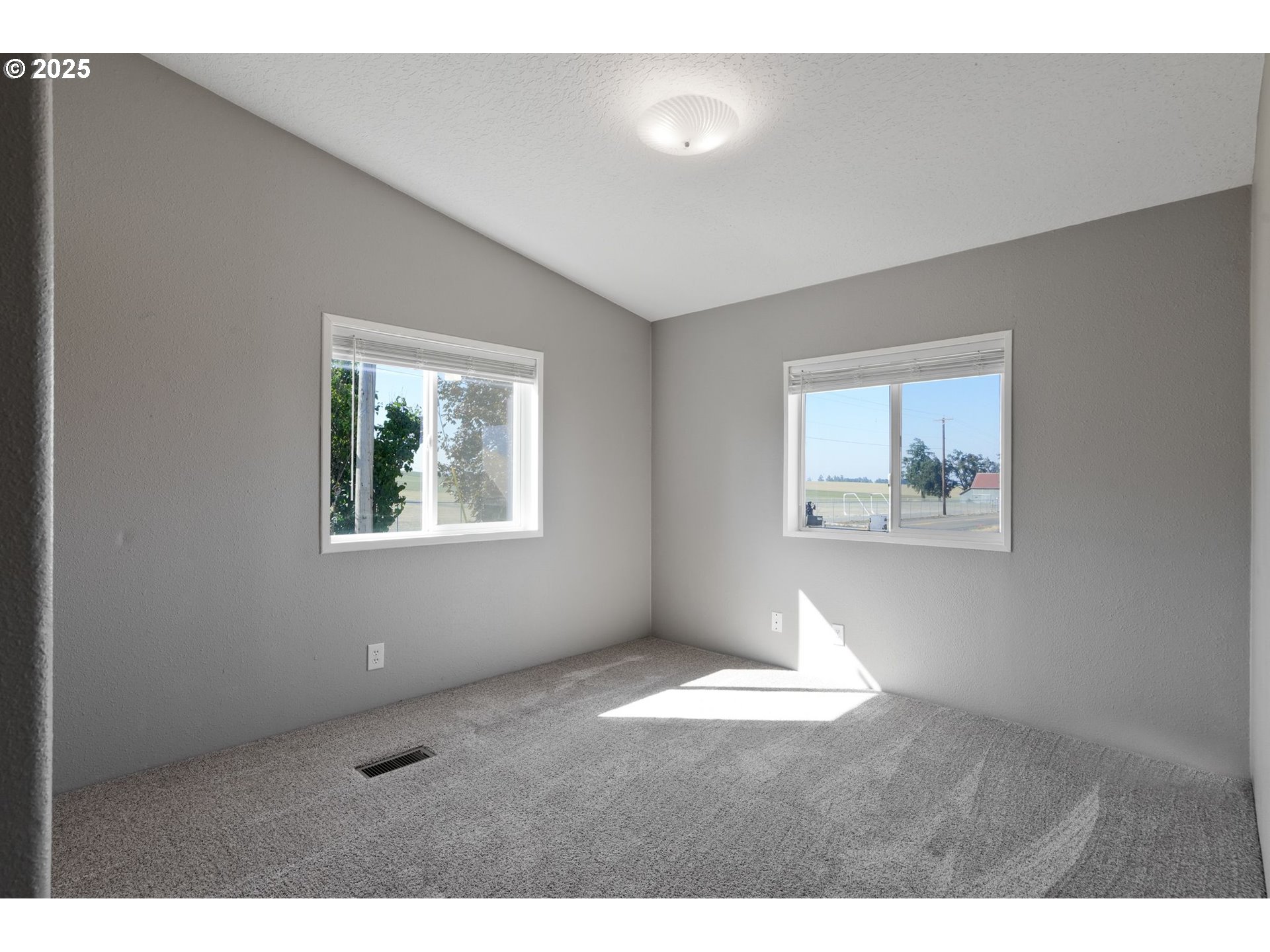 14843 Doerfler Road Southeast Silverton, OR 97381 - Photo 31 of 48