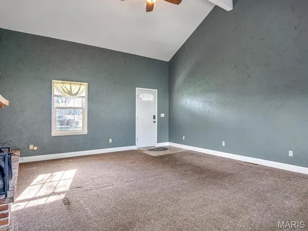 $300,000 | 9 Parklane Drive West, Troy, IL 62294