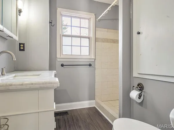 $300,000 | 9 Parklane Drive West, Troy, IL 62294