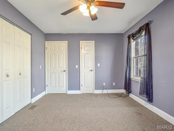 $300,000 | 9 Parklane Drive West, Troy, IL 62294