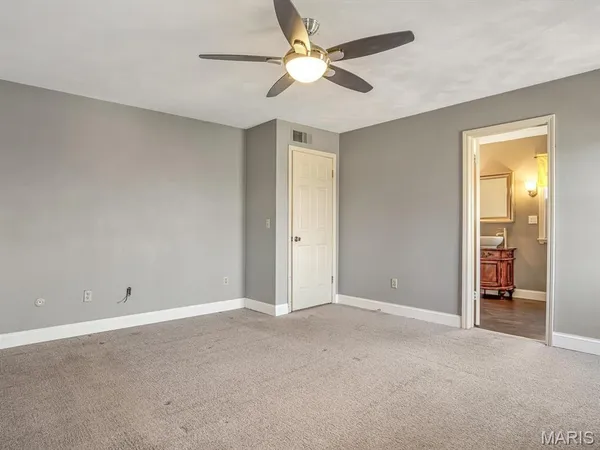 $300,000 | 9 Parklane Drive West, Troy, IL 62294