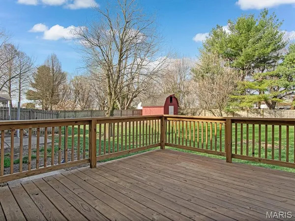 $300,000 | 9 Parklane Drive West, Troy, IL 62294