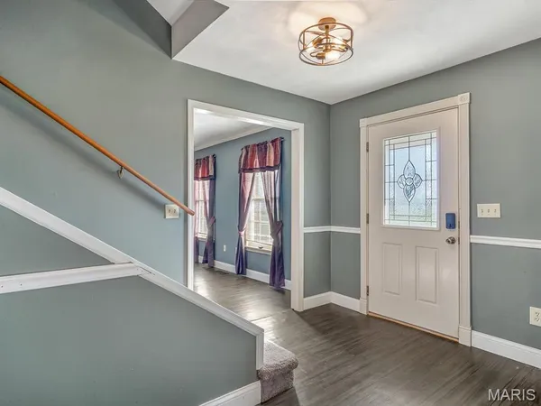 $300,000 | 9 Parklane Drive West, Troy, IL 62294