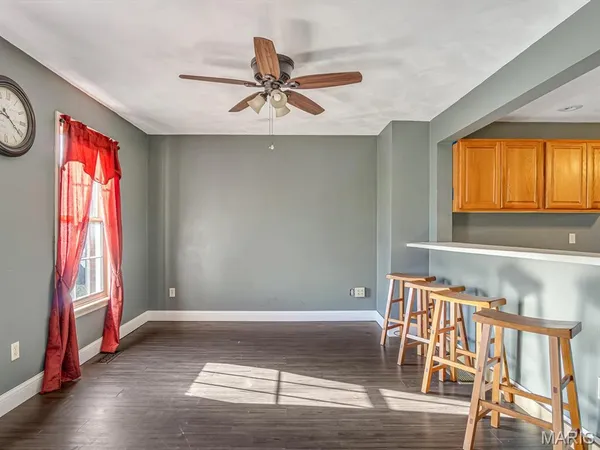 $300,000 | 9 Parklane Drive West, Troy, IL 62294