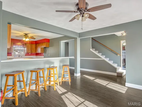 $300,000 | 9 Parklane Drive West, Troy, IL 62294