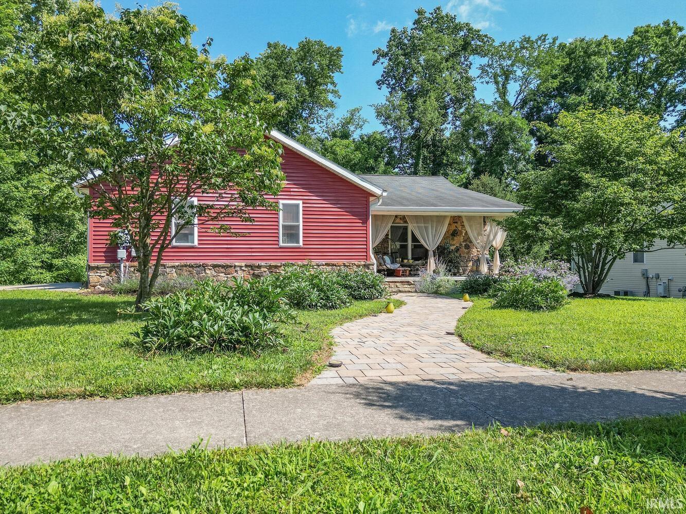 1106 West Countryside Lane Bloomington, IN 47403 - Photo 2 of 36