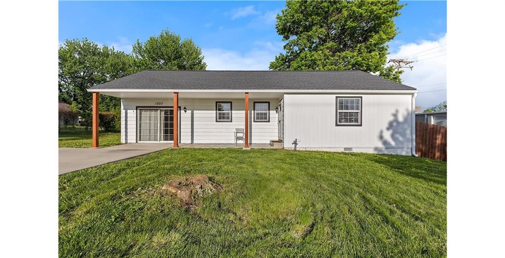 1227 North Jesse James Road Excelsior Springs, MO 64024 - Photo 3 of 34